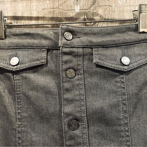 Banana Republic pencil skirt stretch charcoal denim 8. Form-fitting flattering